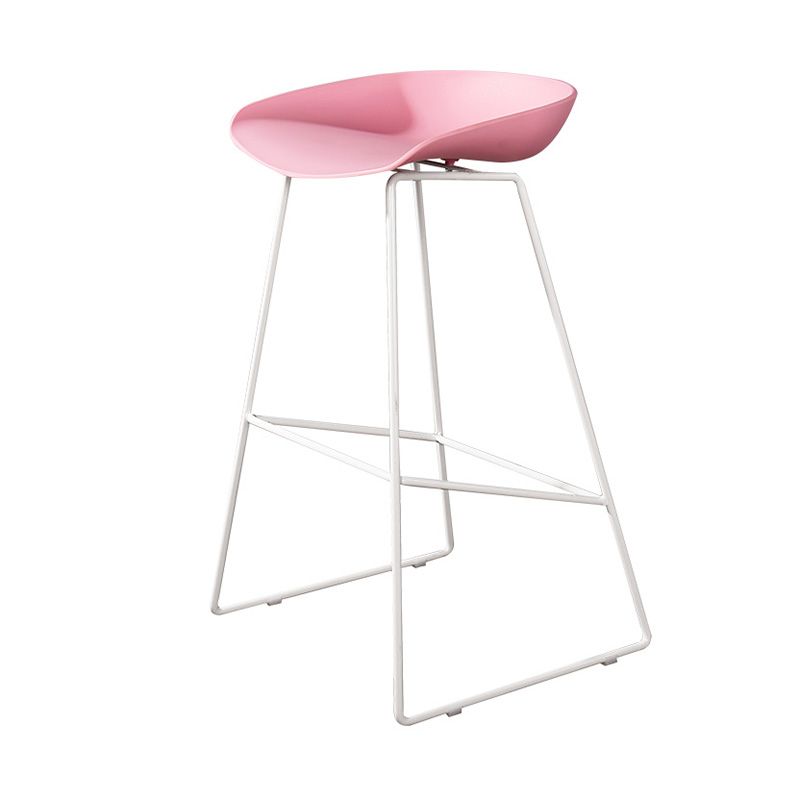 Contemporary Counter Bar Stool Bucket Bar Stool with Footrest Iron Base Clearhalo 'Bar Furniture' 'Bar Stools' 'bar_stools' 'furn' 'furn_bar_stools' 'furniture_bar_stools' 'Kitchen & Dining Furniture' 'kitchen&dining_furn' 'kitchen' 'kitchen_furn' Furniture' 1200x1200_dfb7767a-f7d4-4f79-aeb5-74887d87ab82