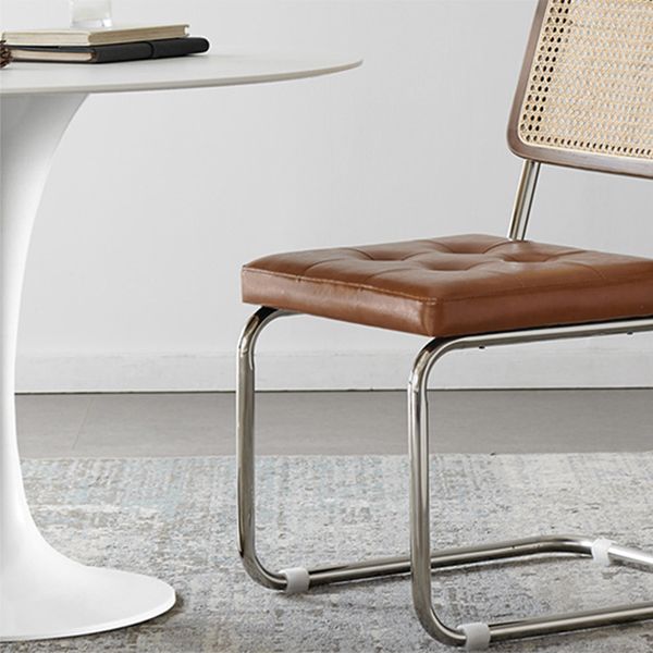 Modern Tulip Pedestal White Dining Table Stone Table for Kitchen Clearhalo 'Dining Tables & Seating' 'Dining Tables' 'dining_table' 'furn' 'furn_dining_table' 'Furniture' 'Kitchen & Dining Furniture' 1200x1200_dff9c4c0-44c8-4897-aab6-c10756735ecc