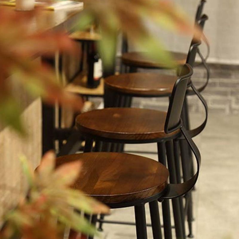 Sgabelli da pranzo industriali sgabelli da bar sul retro con base in metallo nero