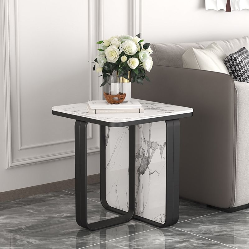 Moderne rechthoekige stenen zijdetafel met metalen abstracte been