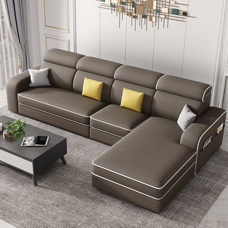 Scandinavo a forma di L sezionale con braccio quadrato e spazio per quattro persone