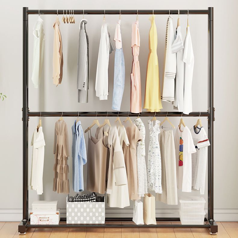 Armadiet in acciaio inossidabile a armadio aperto in stile contemporaneo con asta di abbigliamento