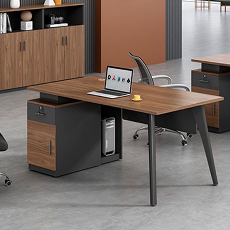 Madera de escritura de oficinas de forma rectangular con patas de metal en natural/marrón