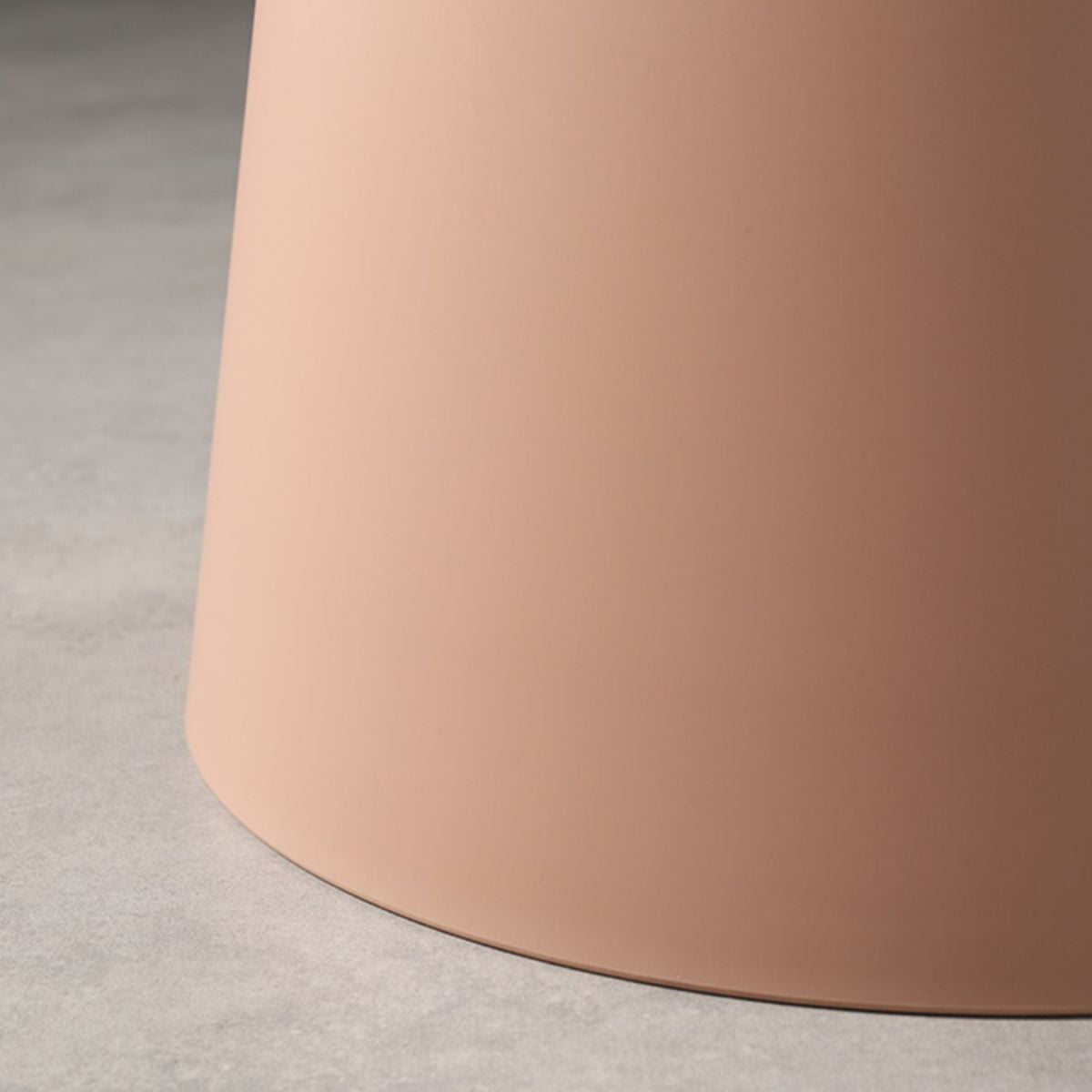 Scandinavian Round Tray Top Side End Table Plastic Pedestal End Table Clearhalo 'Coffee & Accent Tables' 'End & Side Tables' 'end_side_tables' 'furn' 'furn_end_side_tables' 'Furniture' 'Living Room Furniture' 1200x1200_e0eaec3a-0476-4e53-b74a-4ae91fbc4c45