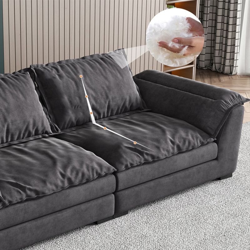 Moderne stoffen bank met 2 kussens wijd uitlopende arm woonkamer zitplaatsen