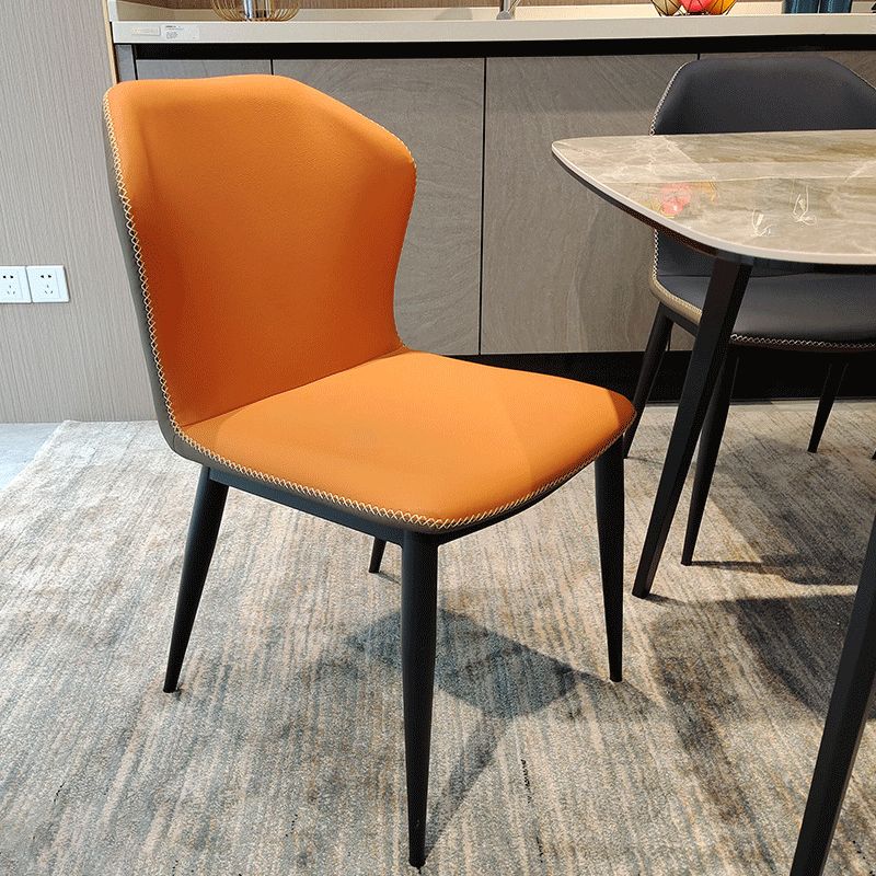 Silla lateral de ala sin ala sin cable de cena de cuero contemporáneo para uso de restaurantes