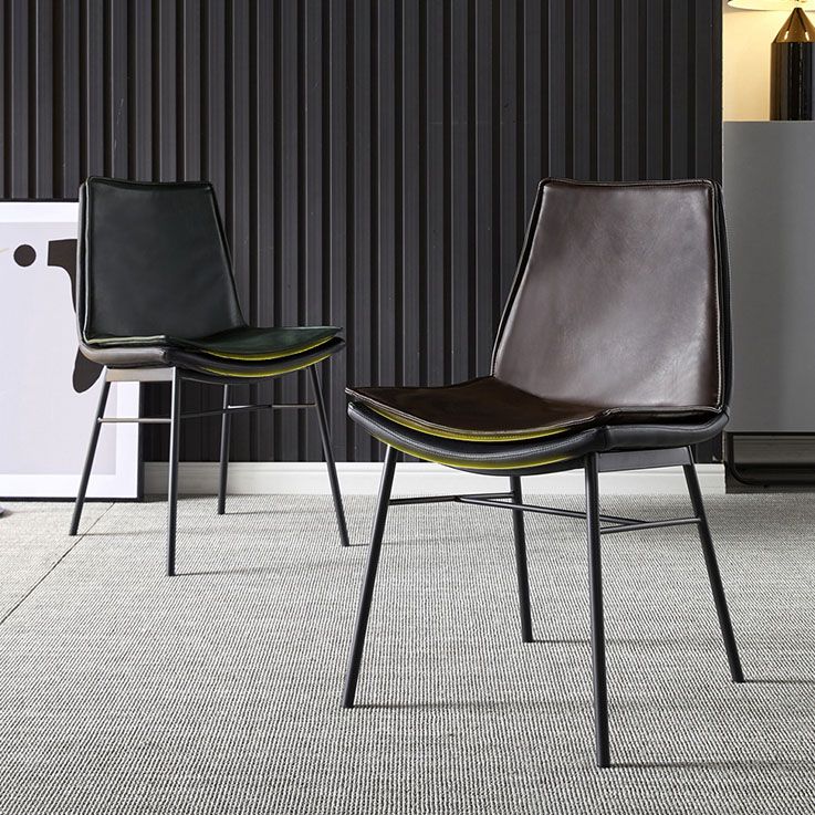 Sedia laterale imbottita sedia da pranzo in pelle moderna con gambe nere