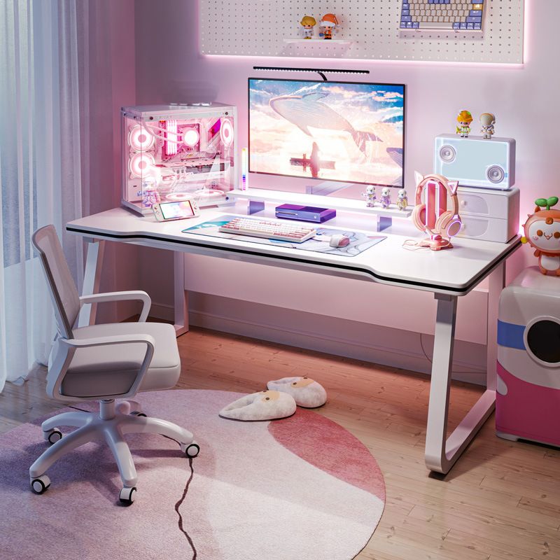 Bureau d'ordinateur en bois industriel Bureau de bureau de finition antique avec des jambes en métal