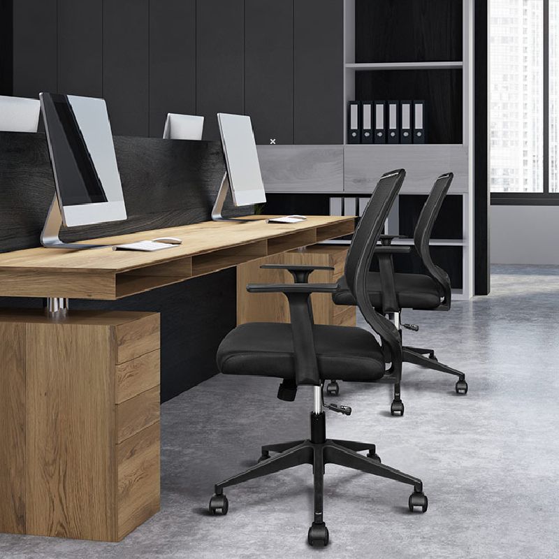 Arms omvatten bureaustoel ergonomische middenbackstoel met caster wielen