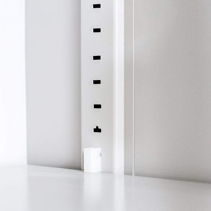 Armadio di archiviazione in metallo mobile contemporaneo con blocco e archiviazione