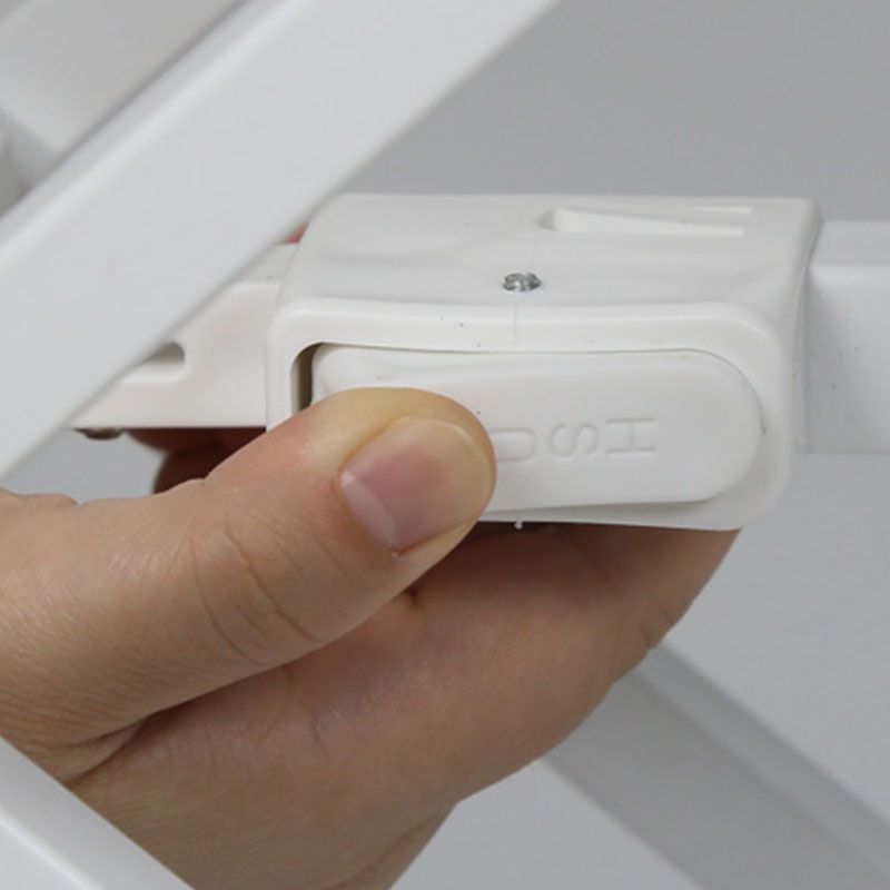 白い金属製の脚を持つ長方形の折りたたみ折りたたみ式オフィスデスク