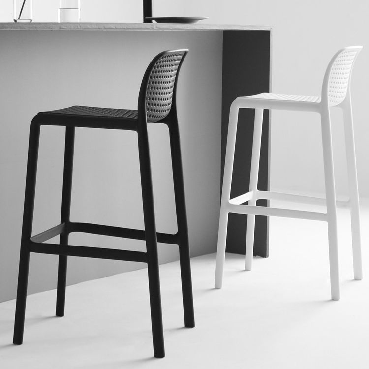 Moderne Style-Hop-Hop-Plastik-Theke-Barhocker mit Plastikbeinen für das Restaurant