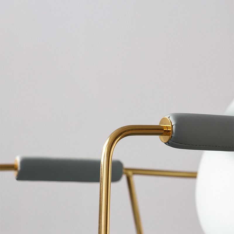 Sedia a braccio imbottita sedia da pranzo a base d'oro per sala da pranzo