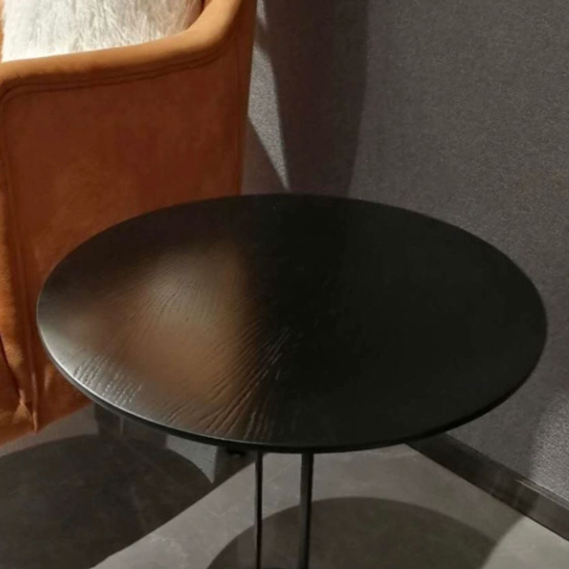 Design di base di base di piedistallo rotondo tavolo in legno solido tavolino in stile nordico