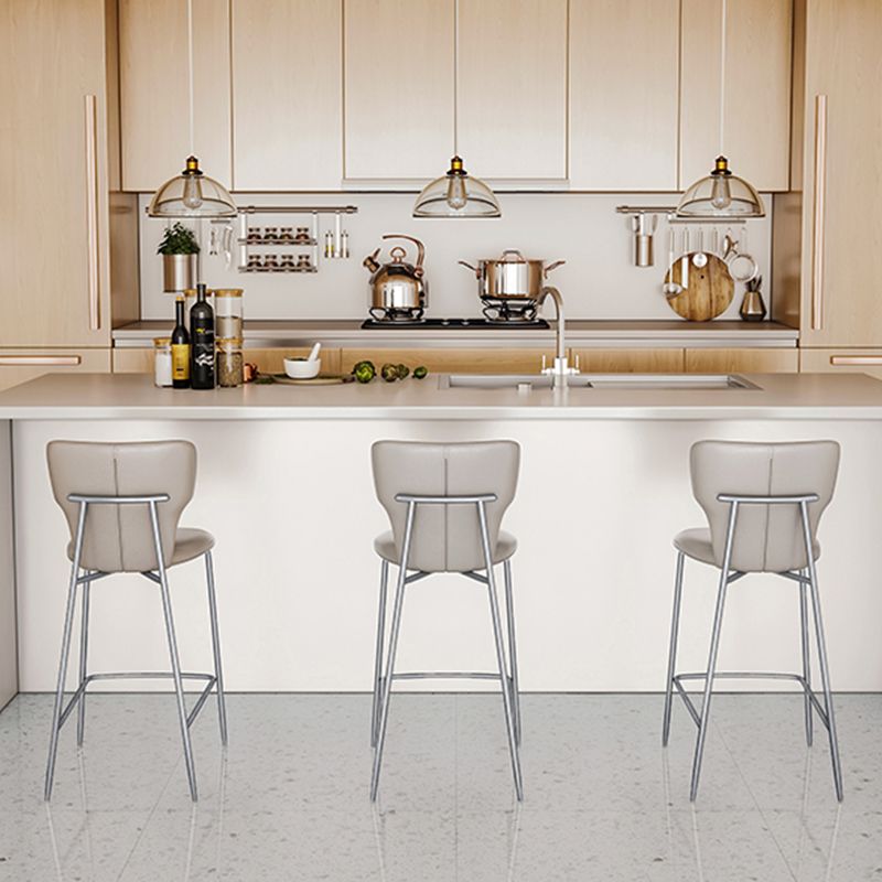 Moderno sgabello da bar sgabello cornice in pelle con base di metallo