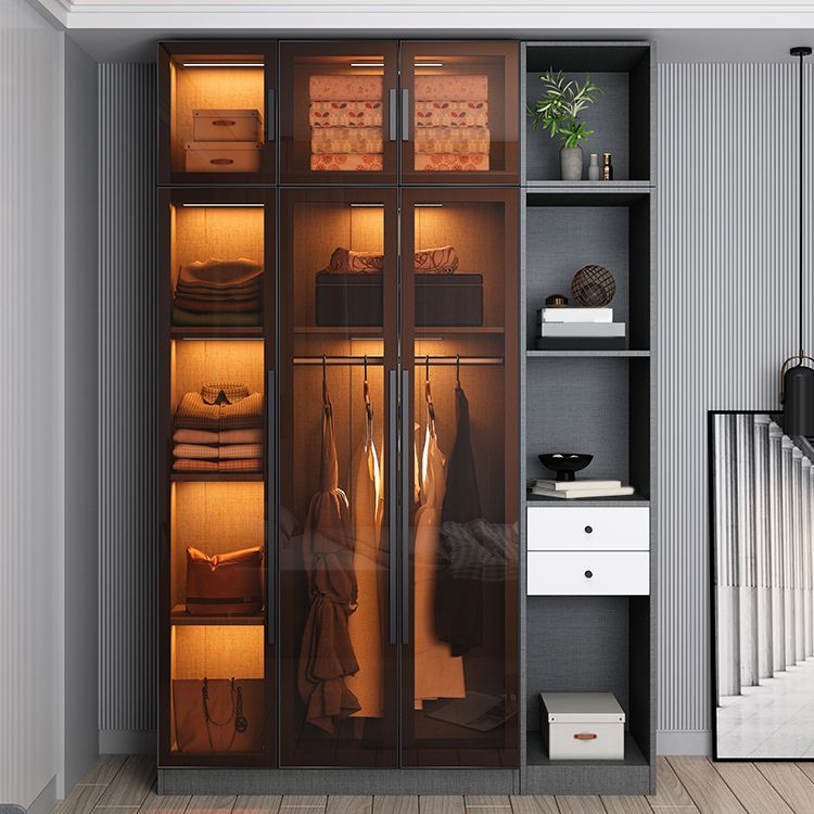 Armoire de garde-robe en verre et en bois placée de garde-robe contemporaine