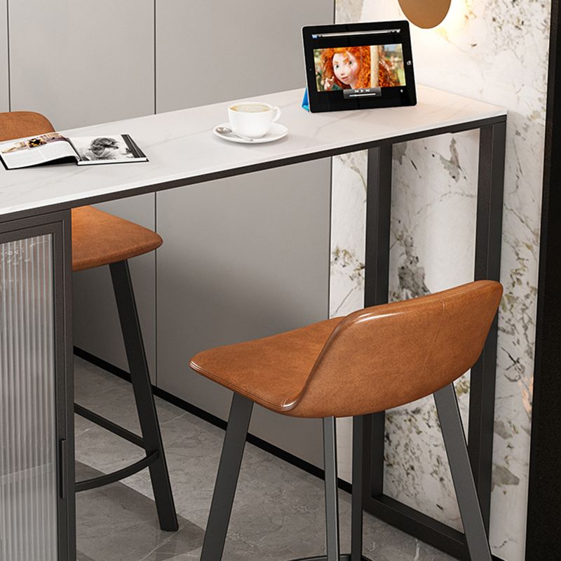 Sgabelli da bar in metallo glam in finta pelle con sgabelli con gambe nere