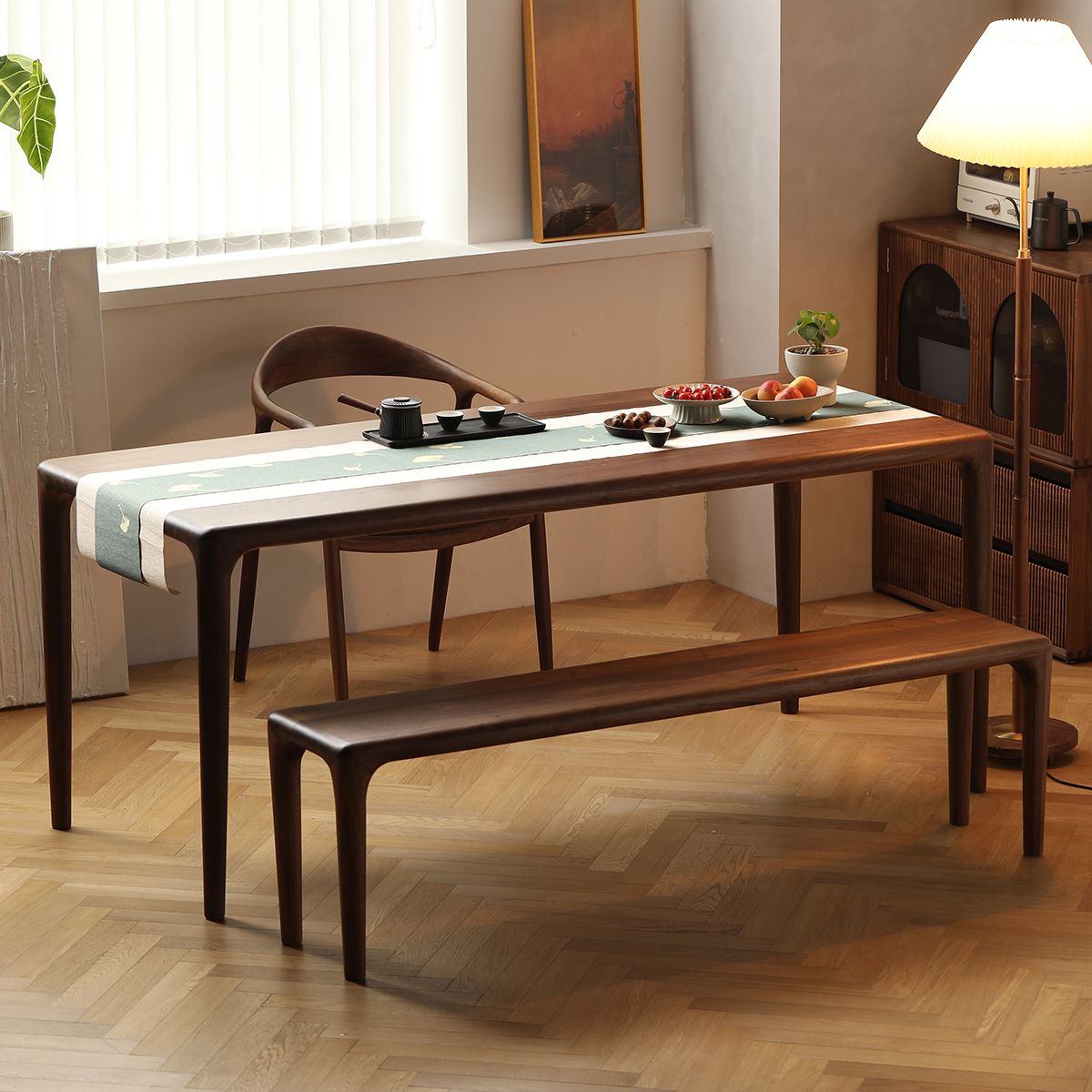 1/4/5ピースソリッドウッドダイニングルームテーブルと茶色の椅子セット