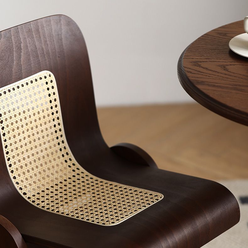 Chaise de salle à manger de style moderne