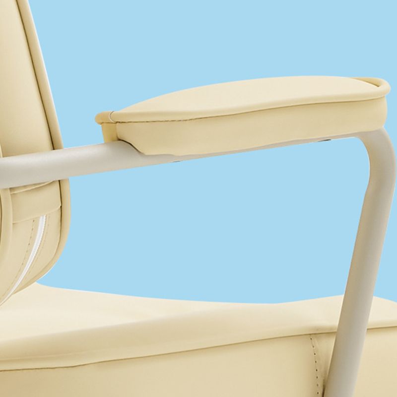 Modern Padded Arms Office Chair Leather No Distressing Ergonomic Desk Chair Clearhalo 'furn' 'furn_office_chair' 'Furniture' 'Office Chairs' 'Office Furniture' 'office_chair' 1200x1200_e30c8621-785c-450e-80b5-abb4b46da03f