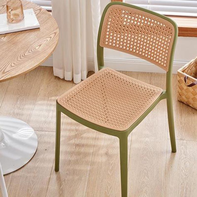 Sedia laterale da pranzo in plastica da pranzo da pranzo.