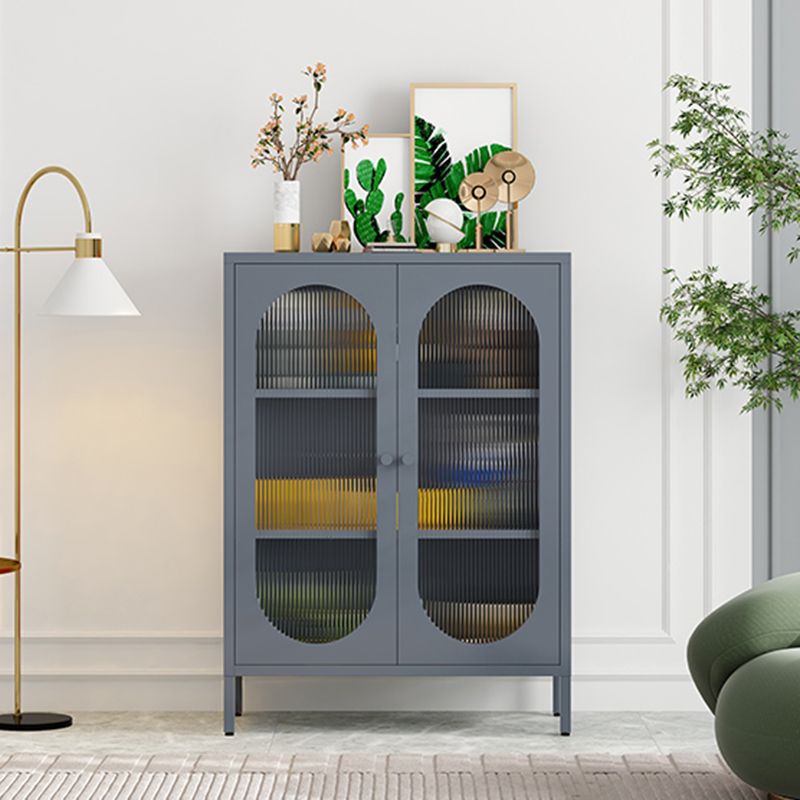 Selteboard a buffet in metallo a buffet in stile glam con armadi