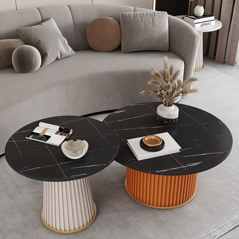 Mesa de centro moderna de pizarra maciza, mesa de cóctel redonda de hierro en blanco/negro