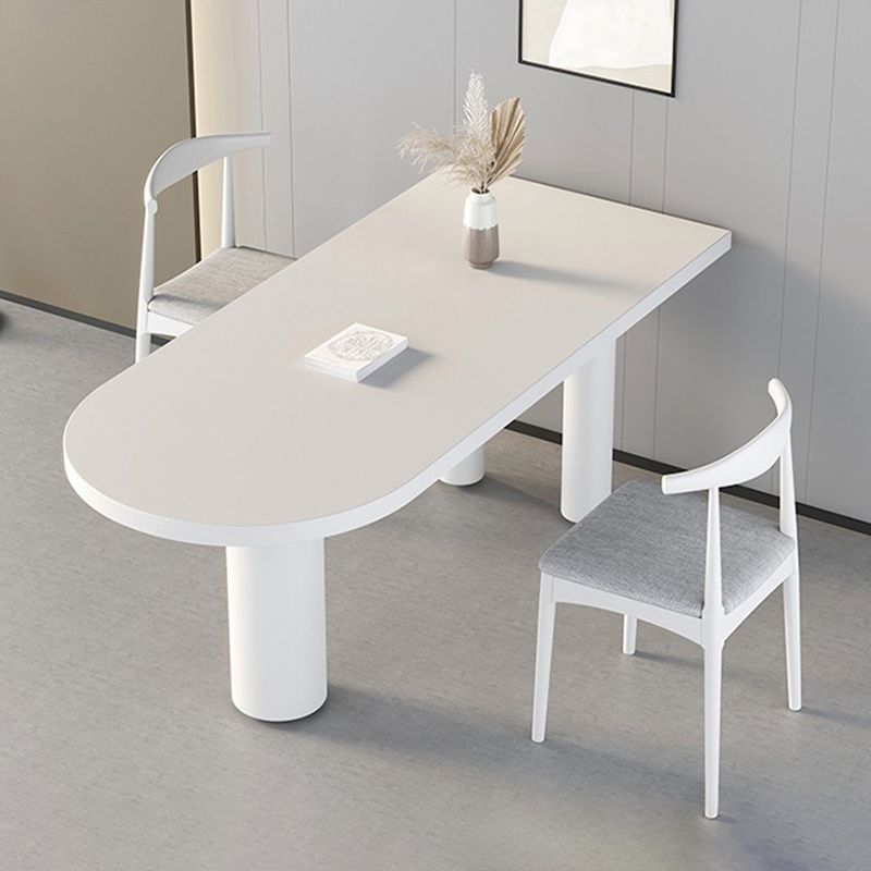 Table à manger en bois massif simplicité Table du site de salle à manger avec 3 pieds