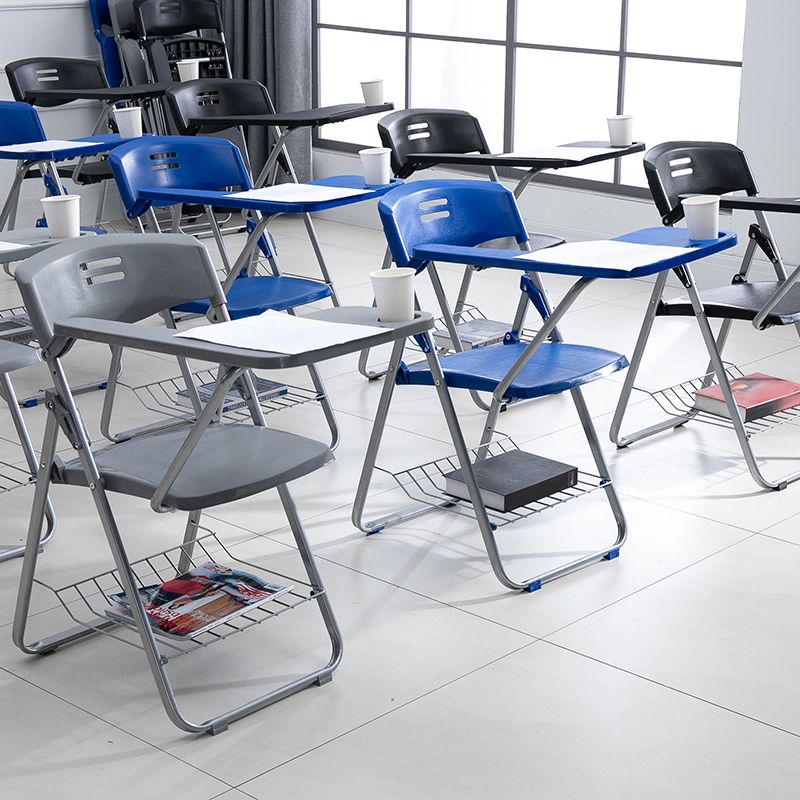 Silla de escritorio de plástico y metal moderna con silla de oficina en casa en la mitad de la parte posterior