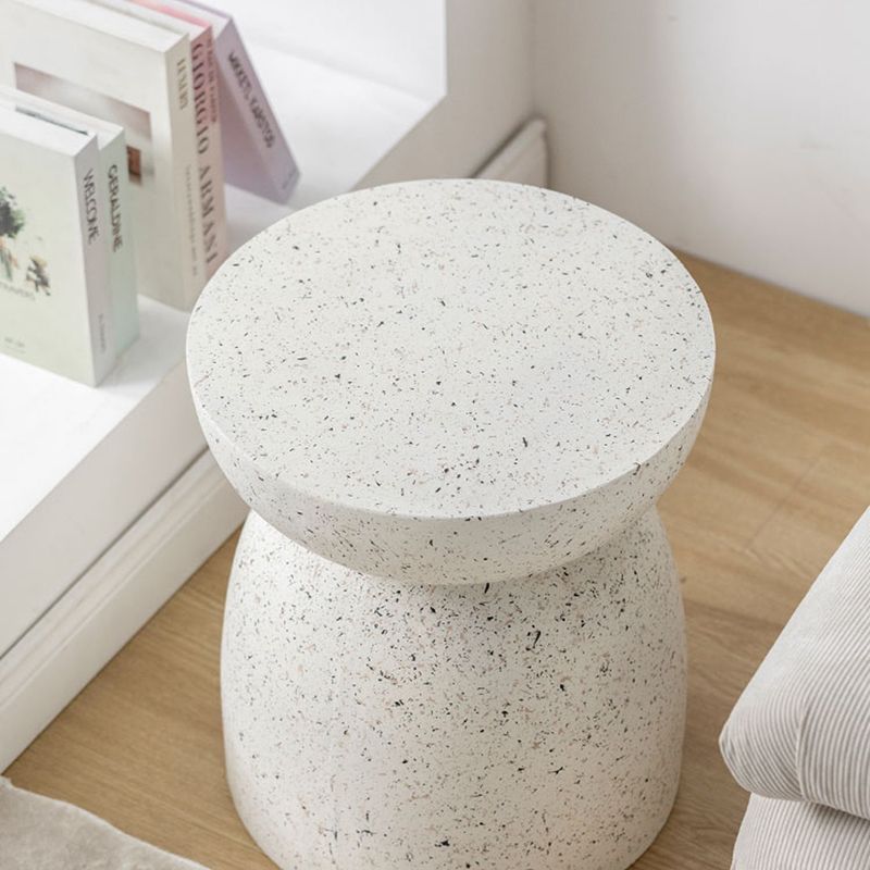 Contemporary Beige End Table 17.7" Tall Pedestal Nesting Side Tables Clearhalo 'Coffee & Accent Tables' 'End & Side Tables' 'end_side_tables' 'furn' 'furn_end_side_tables' 'Furniture' 'Living Room Furniture' 1200x1200_e3f73ed3-cb2a-4c62-bd20-87fed4e1ddc6