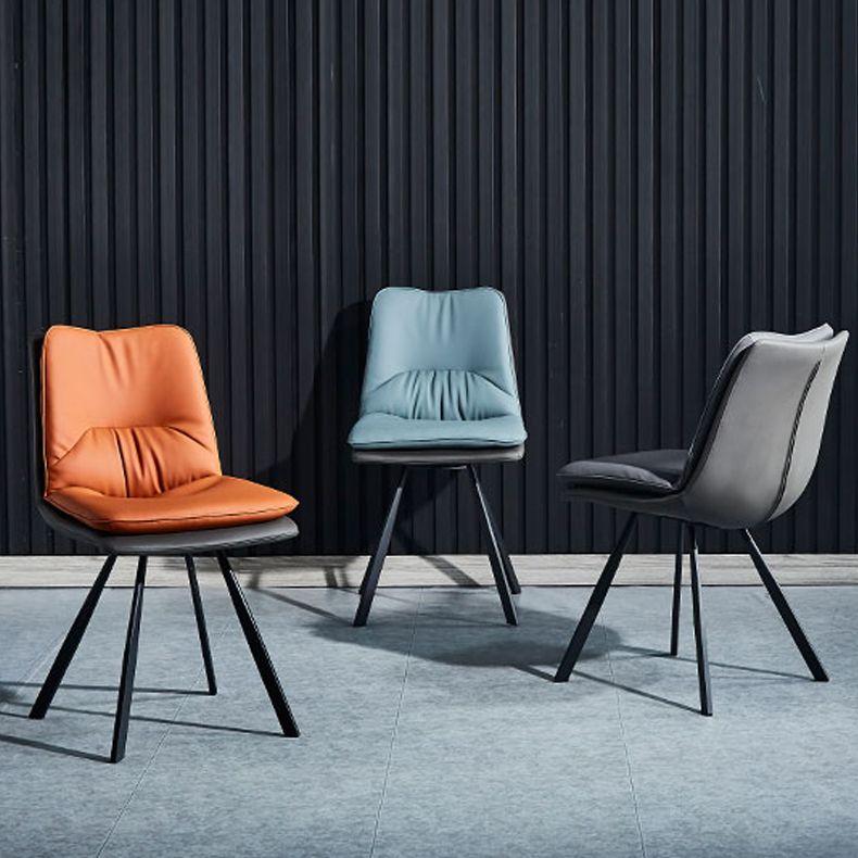 Eigentijdse stijl eetkamerstoel armloze zijstoel met metalen benen