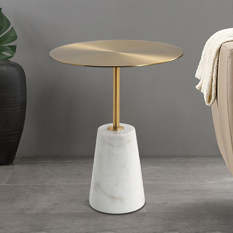 Tavolo laterale del piedistallo moderno Tavolo di divano in metallo rotondo per soggiorno