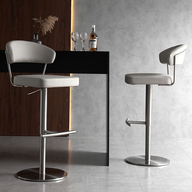 Sgabello alto sgabocale regolabile in stile moderno con cuscino in pelle