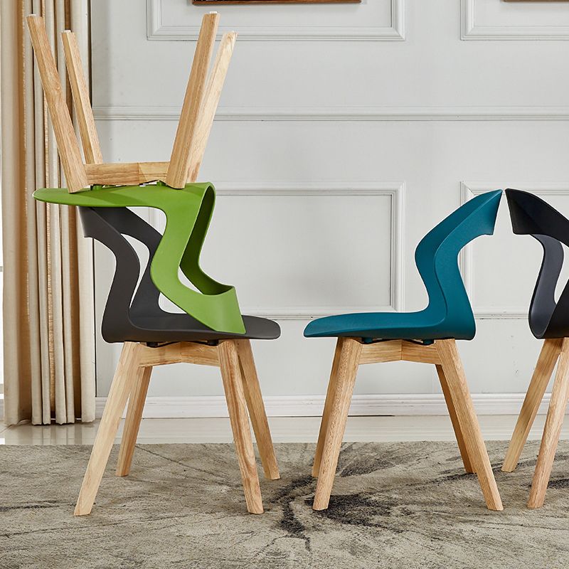 Scandinavian Home Side Chair Indoor Open Back Plastic Dining Room Chair Set Clearhalo ' kitchen&dining_furn' 'Dining Chairs' 'Dining Tables & Seating' 'dining_chair' 'furn' 'furn_dining_chair' 'Furniture' 'furniture_dining_chair' 'Kitchen & Dining Furniture' 'kitchen' 1200x1200_e46eb703-634e-4a79-ad9d-4c7b4e19df69