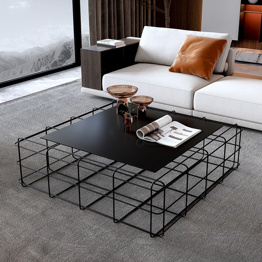 Tavolino moderno di metà secolo con top di ferro in nero