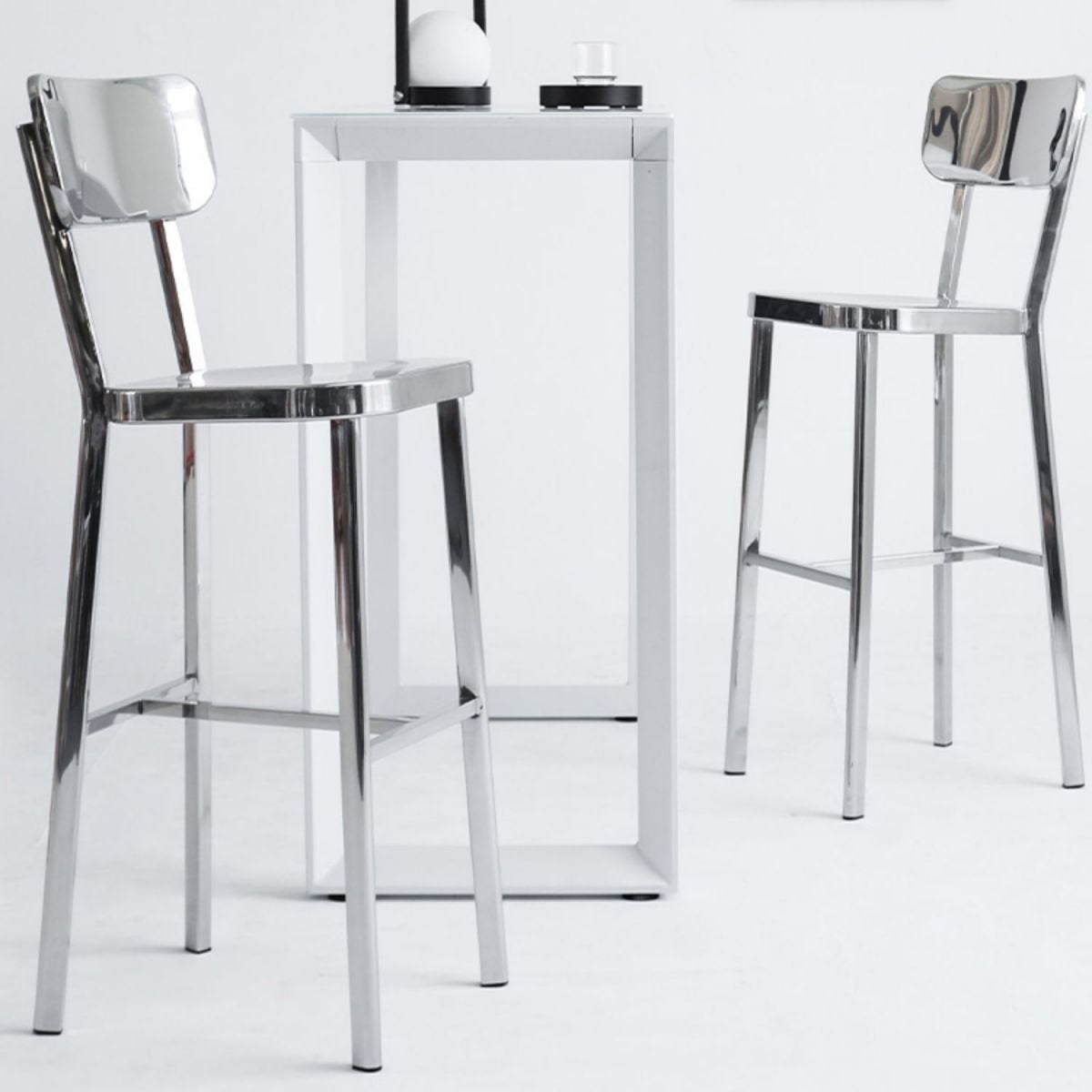 Contemporary 43" Height Metal Backrest Counter Stool in Silver Clearhalo 'Bar Furniture' 'Bar Stools' 'bar_stools' 'furn' 'furn_bar_stools' 'Furniture' 'Kitchen & Dining Furniture' 1200x1200_e492f28b-dc9b-4dbb-8f15-efce50211926