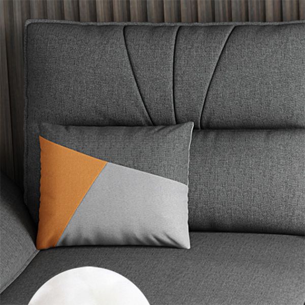 Scandinavische woonkamer stoffen kussens kussent bovenarm zitplaatsen