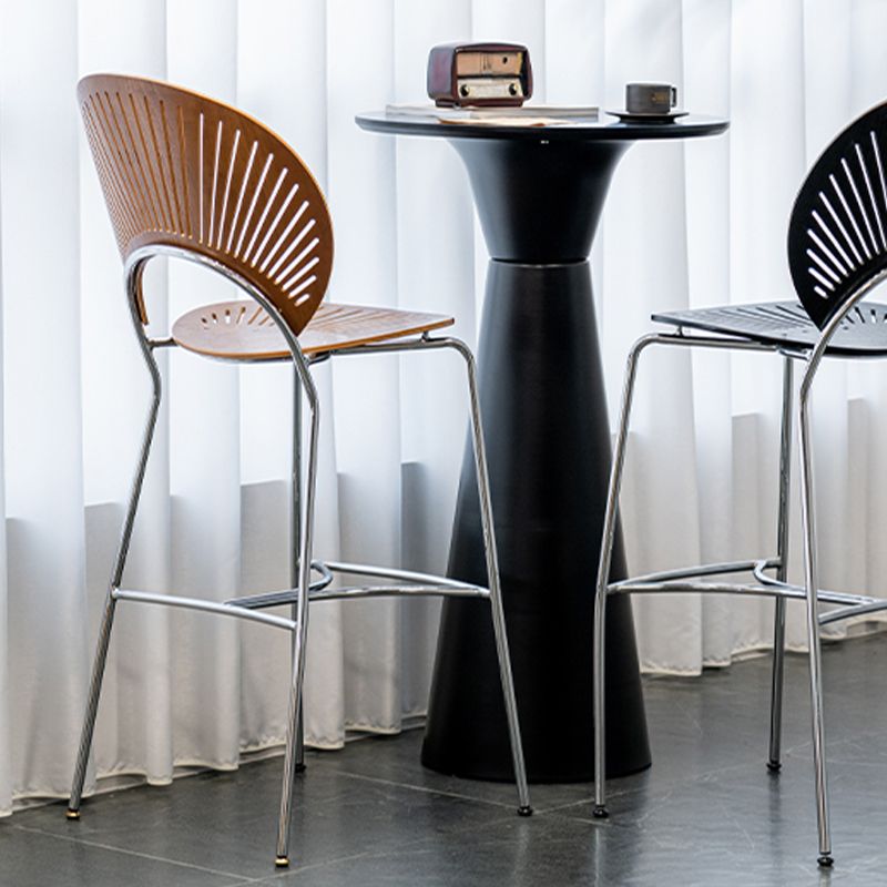 CONTINADOR DE ALTA CONTABLADO DE 45 "CONTINADOR DE MADERA CONTABLE DE MADERA CON HISTAS DE METAL CON BASE DE METAL