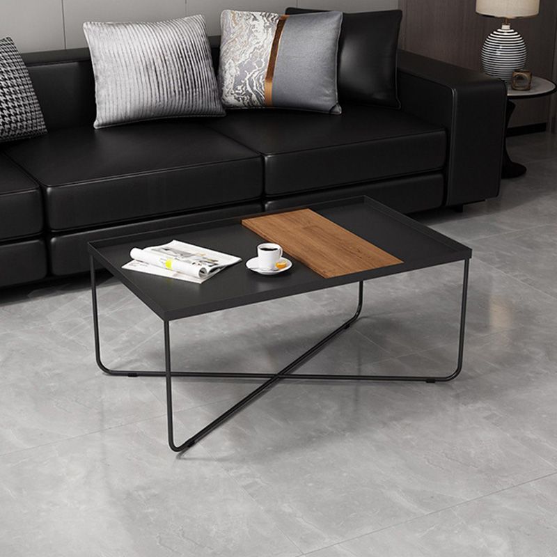 Table basse à pieds croisés, Table basse en fer noir avec plateau