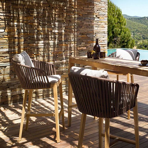 Sgabello da bar imbottito secchio contemporaneo con base in legno massiccio