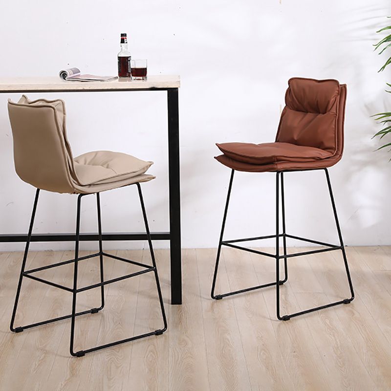 Modern Faux Leather Counter Stool Bar-height Bar Stool with Black Frame Clearhalo 'Bar Furniture' 'Bar Stools' 'bar_stools' 'furn' 'furn_bar_stools' 'Furniture' 'Kitchen & Dining Furniture' 1200x1200_e51d19ad-6e09-408a-8814-7dca7b85ea5e