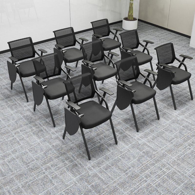 Chaise de bureau contemporaine noire à bras fixes et dossier moyen