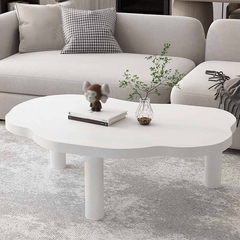 Table basse scandinave en bois massif blanc