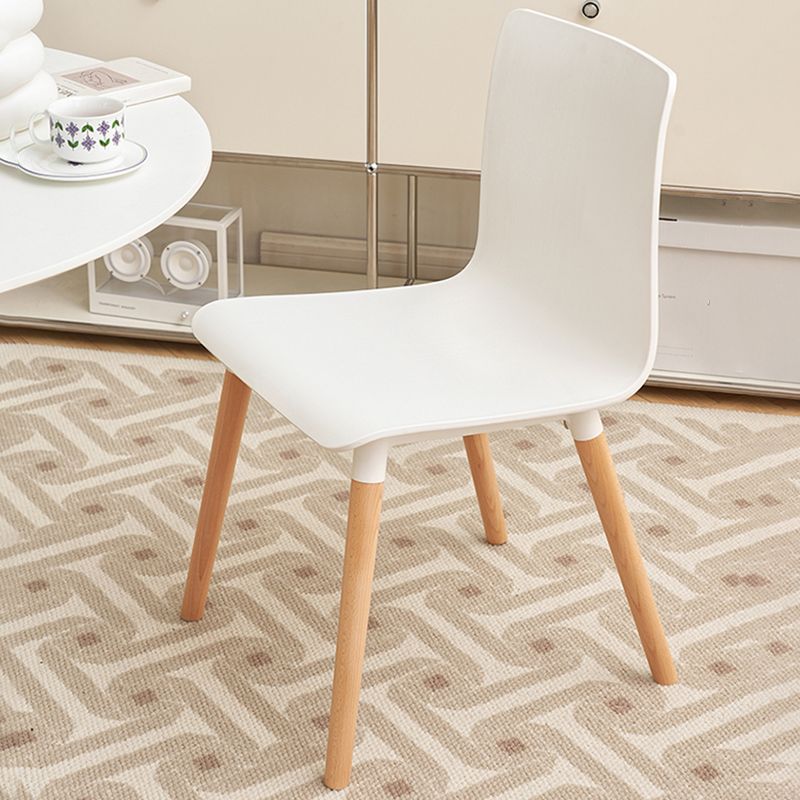 Zeitgenössischer offener Esstuhl Holzseitenstuhl für Esszimmer