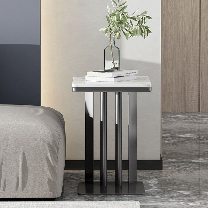 Mesa de tobogán de la parte superior de la pizarra contemporánea Metal C de metal C, 21.7 "de alto