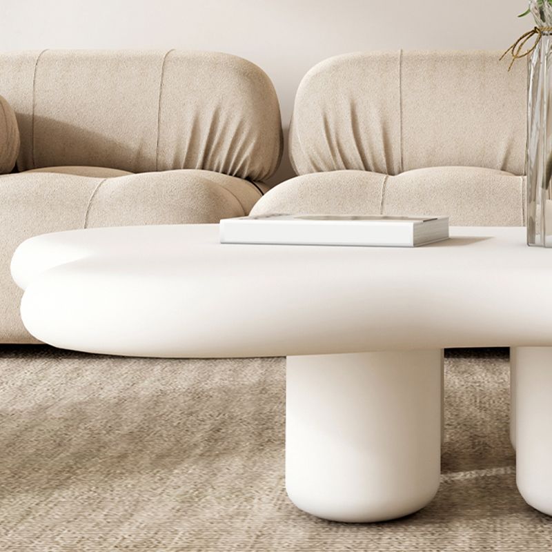 Tavolo da cocktail di caffè in legno scandinavo Forma libera 3 gambe tavolo da cocktail