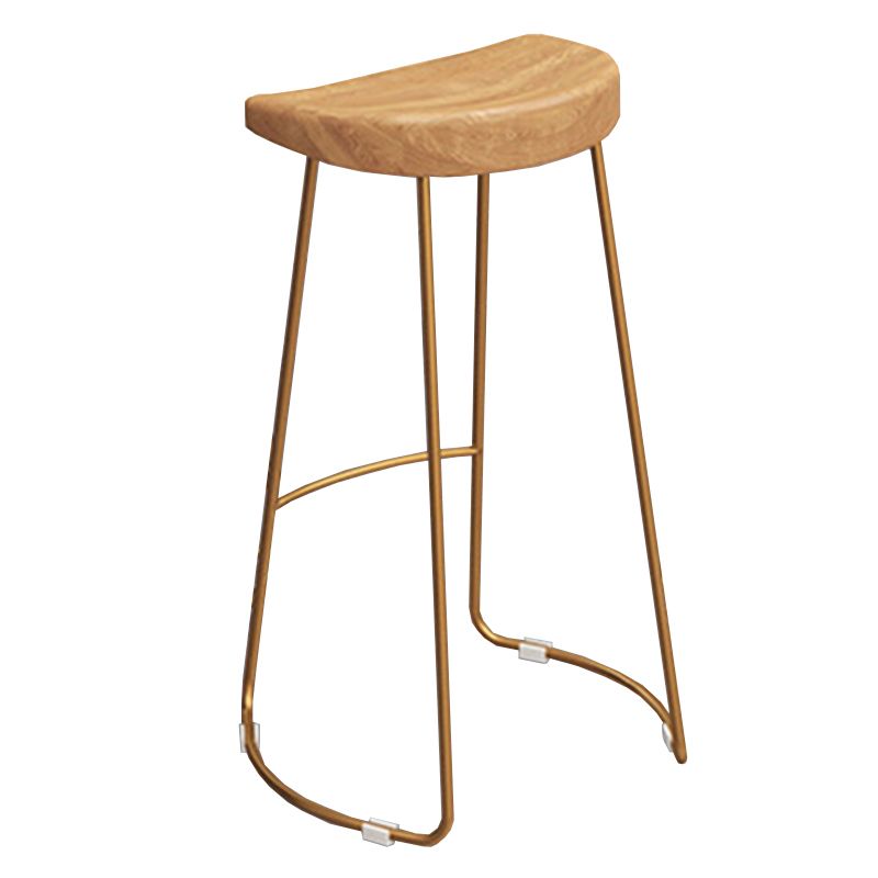 Rectangle Wood Bar Table with High Metal Stools Glam Style 1/2/4 Pieces Bar Table Set Clearhalo 'Bar Furniture' 'furn' 'furn_home_bar_bar_sets' 'Furniture' 'Home Bars & Bar Sets' 'home_bar_bar_sets' 'Kitchen & Dining Furniture' 1200x1200_e630d50c-784f-41fc-aeb9-8e1dbc8932ef