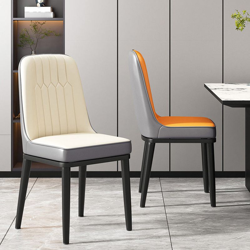 ダイニングルーム用のモダンメタルチェアパーソンズキッチンサイドチェア