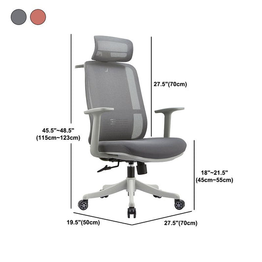 コンテンポラリーアームチェアの枕が含まれています。