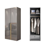 Witte verflicht luxe houten garderobe met planken en schuifdeur